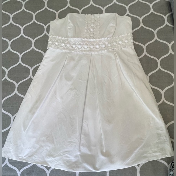 Lilly Pulitzer Betsey White Faille Beaded Strapless White Dress. EUC SIZE 6. - Picture 2 of 9